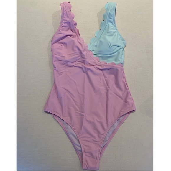 NWT CUPSHE Pastel Lavender & Turquoise V Neck Scalloped One Piece Swimsuit Small - Picture 8 of 11